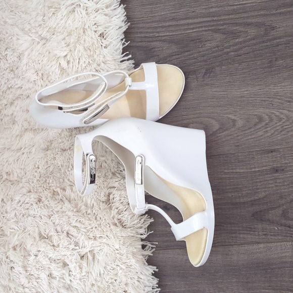 Louis Vuitton Authentic Made in Italy Wedge Sandals - Picture 5 of 17